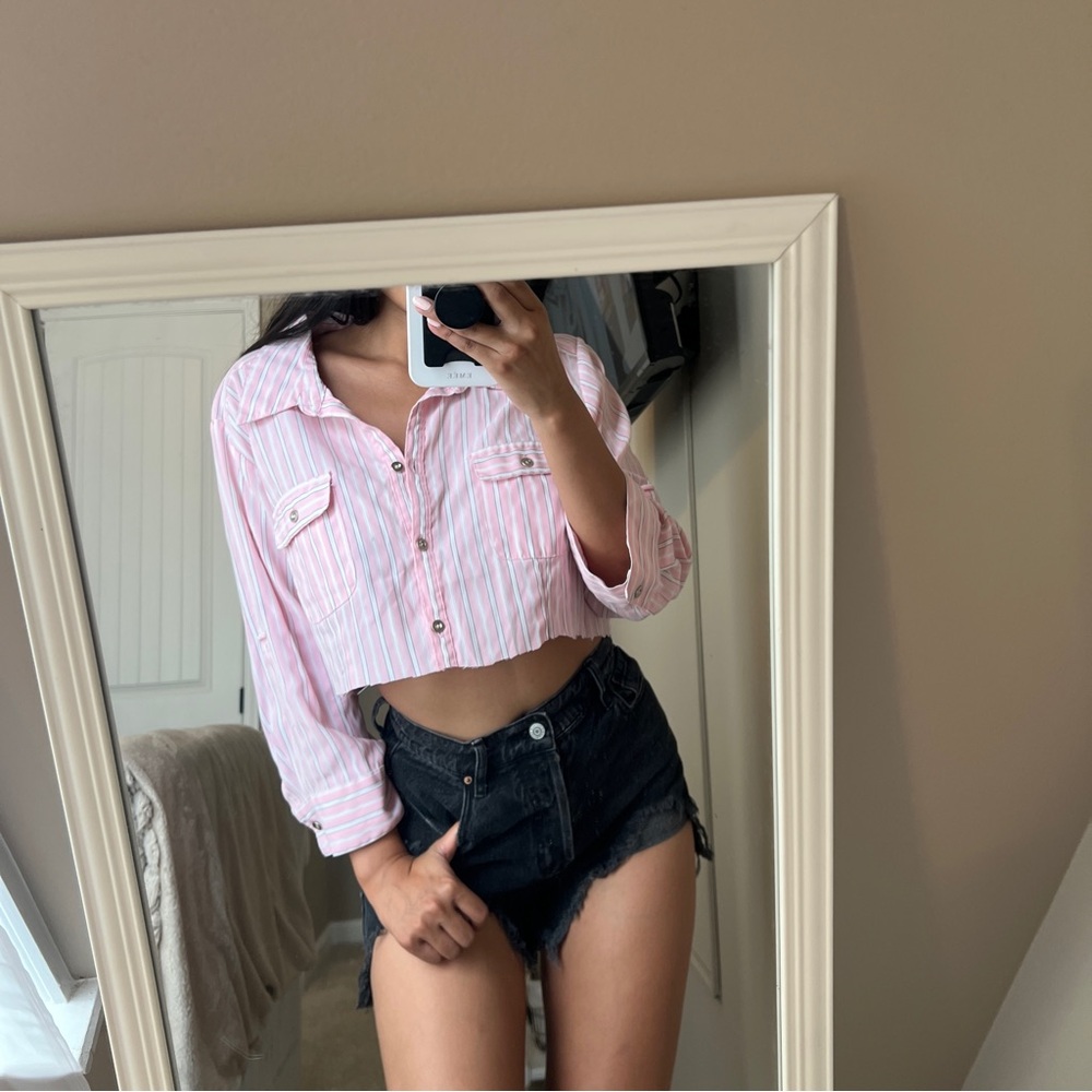 Cropped button up